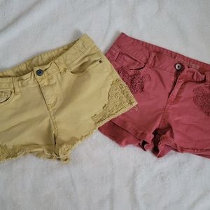 EUC! Juniors Shorts Mid Rise Never Worn Size 11-2 Pairs